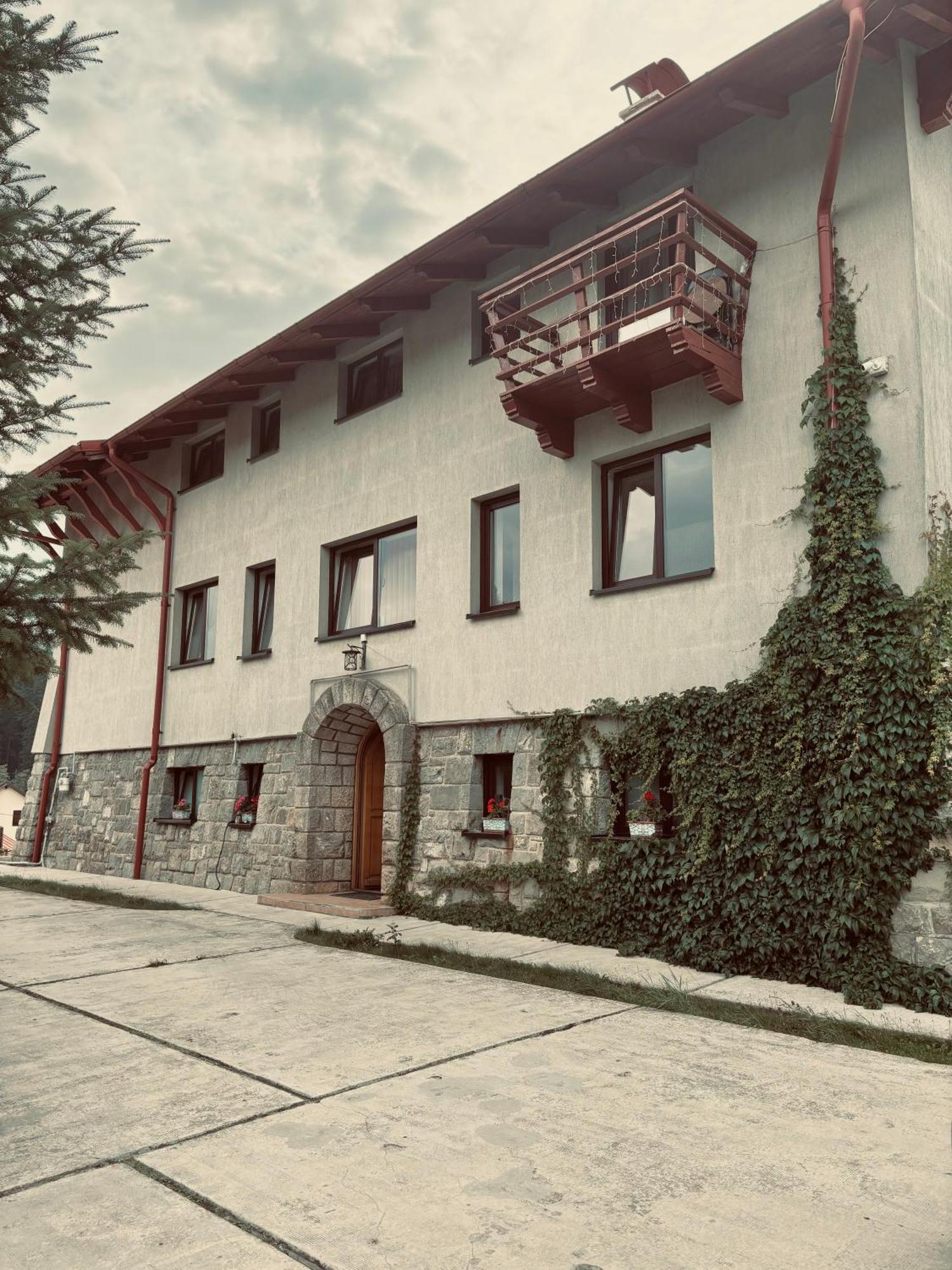Pensiunea Atlantis Buşteni Exterior foto