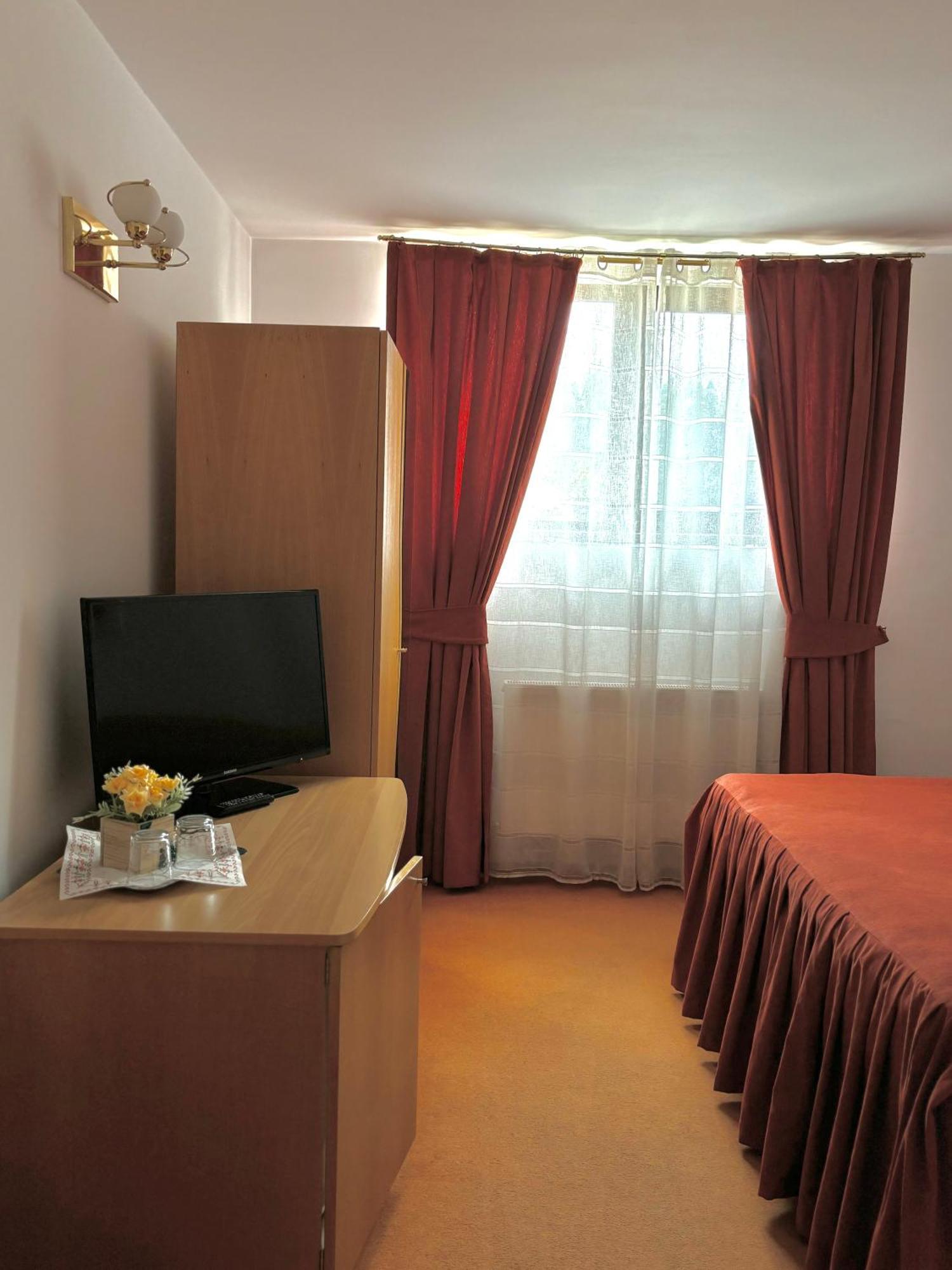 Pensiunea Atlantis Buşteni Exterior foto